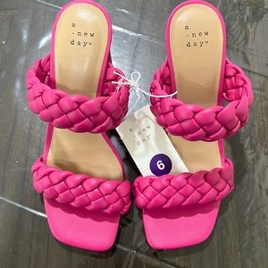 Women’s sandals size 6 . Pink sandals